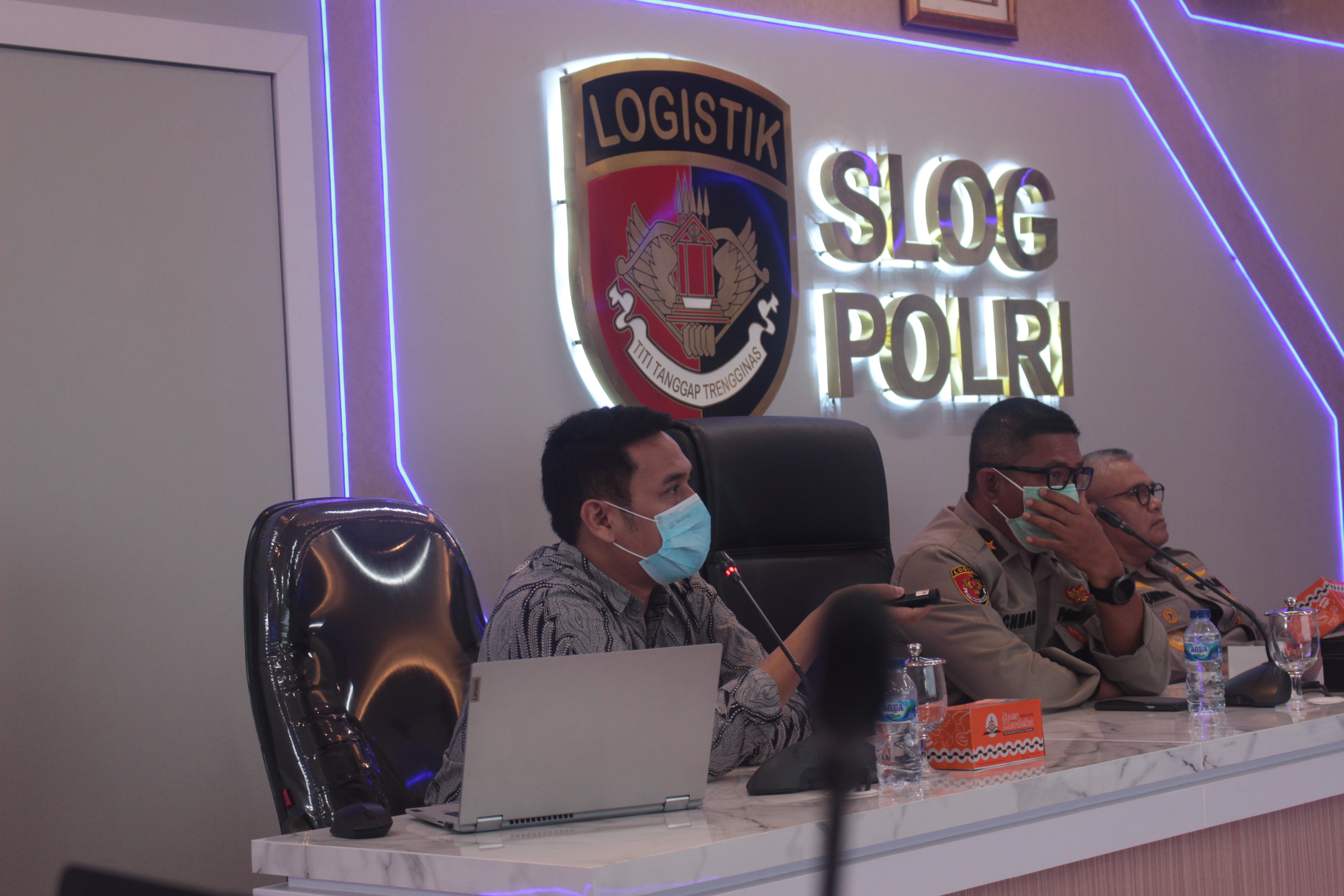 Fondasi Kelembagaan